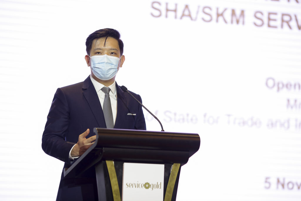 Mr Alvin Tan giving a speech