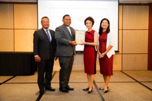 Award winner with President of SHA and Minister of State for MCCY and MTI, and Chairperson of SKM